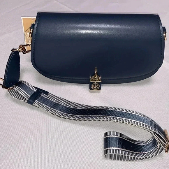 MICHAEL KORS Purse,crossbody.NWT. ⭐️Gorgeous ⭐️ - Picture 1 of 6